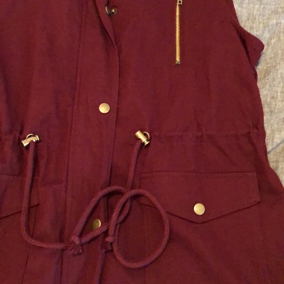 Burgundy vest - Picture 2 of 4